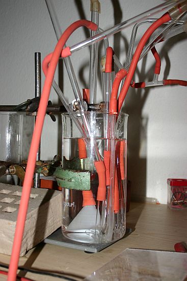 Becherglas als pneumatische Wanne