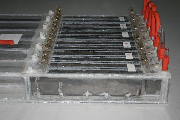 Brennstoffzelle mit integrierter Elektrolyseanlage