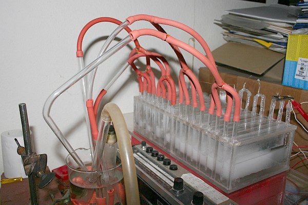 alkalische Elektrolyse von Wasser