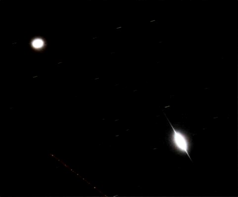 Der Iridium - Satellit und der Jupiter sind durch die feuchte Luft so �berstrahlt