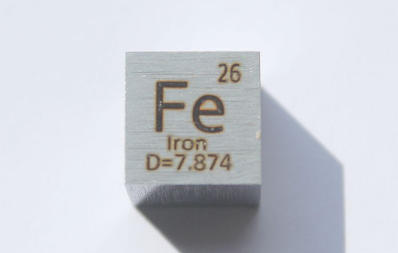 Eisen-Dichtew�rfel Iron Density Cube 1cm3 ca. 99,99%