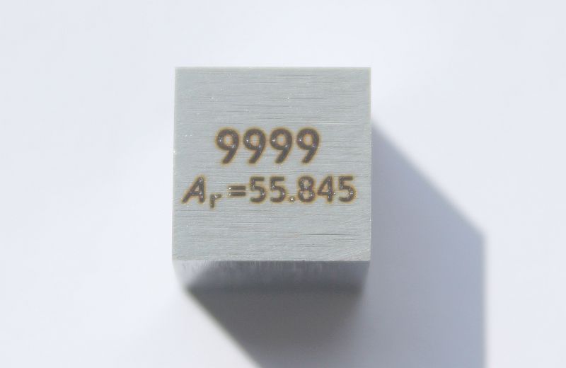 Eisen-Dichtew�rfel Iron Density Cube 1cm3 ca. 99,99%