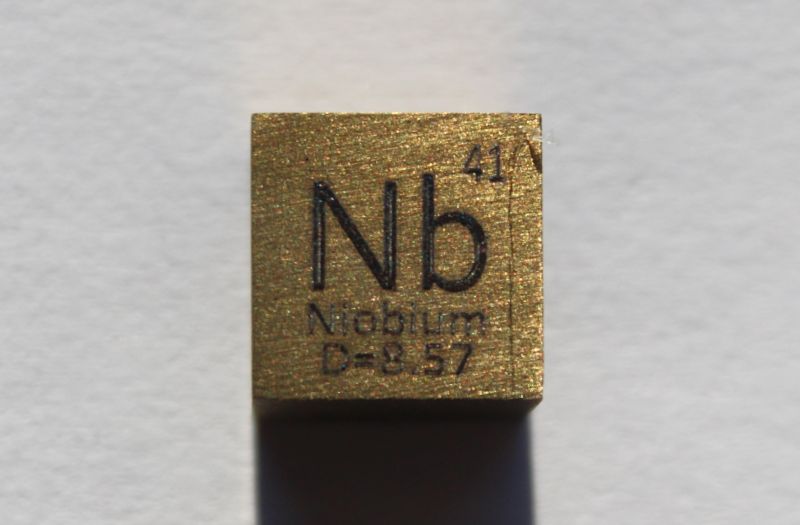Niob-Dichtew�rfel braun Niobium Density Cube brown 1cm3 ca. 99,95%
