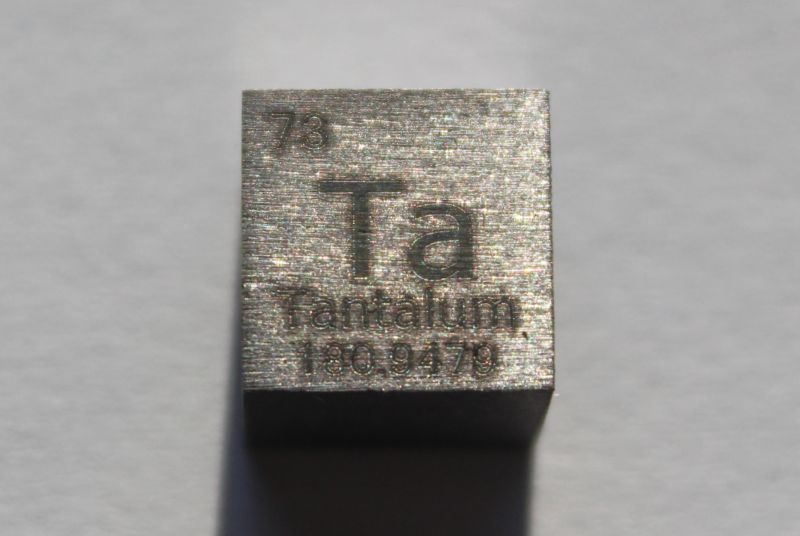 Tantal-Dichtew�rfel Tantalum Density Cube 1cm3 ca. 99,9%