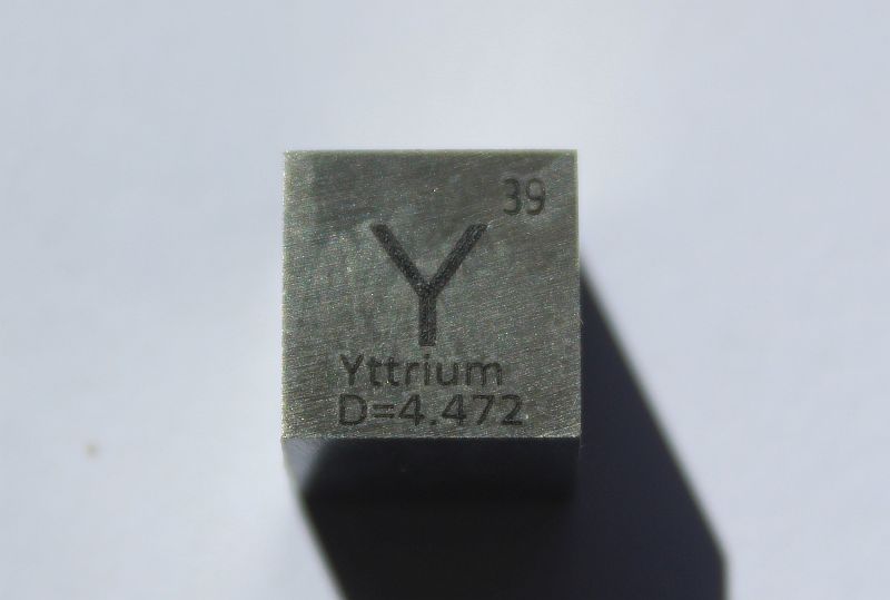 Yttrium-Dichtew�rfel Yttrium Density Cube 1cm3 ca. 99,9%