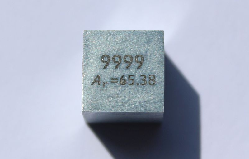 Zink-Dichtew�rfel Zinc Density Cube 1cm3 ca. 99,99%