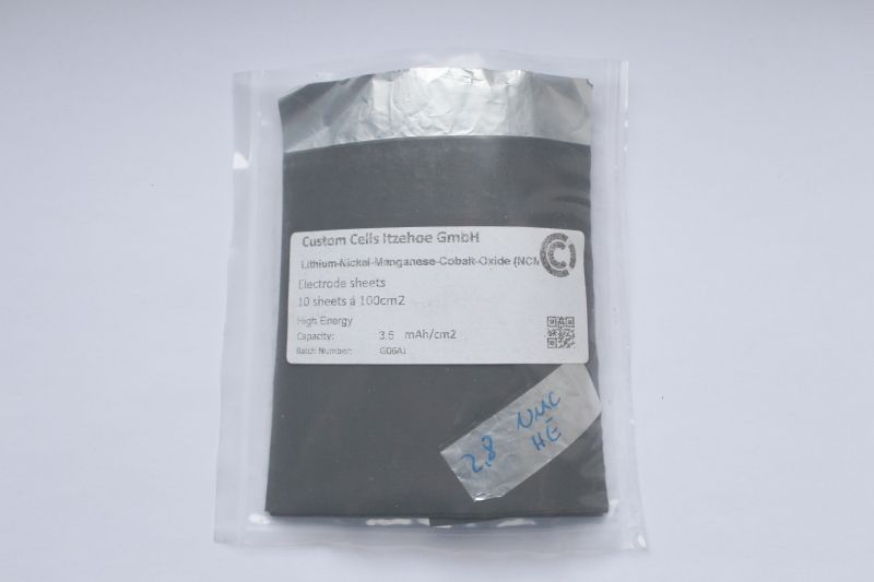 Lithium-Nickel-Manganese-Cobalt-Oxide Electrode Sheets 10x100cm2 --- Lithium-Nickel-Mangan-Cobalt-Oxid Elektrode Folien 10x100cm2