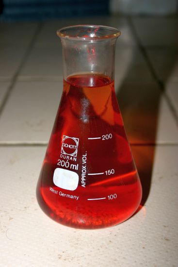 Mit HCL und KNO3 verunreinigte Palladiumchloridl�sung in Erlenmeyerkolben