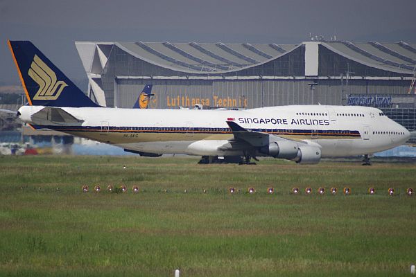 Singapore Airlines Boeing 747
